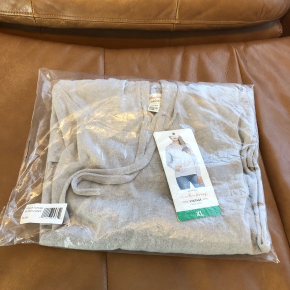 Lightweight hooded sweater bundle - XL - Picture 5 of 7